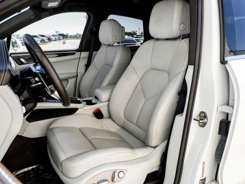 Used 2017 Porsche Macan S image 31