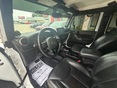 Used 2014 Jeep Wrangler Unlimited Sahara AWD/4WD image 11