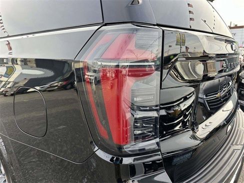 Certified 2025 Chevrolet Suburban LS w/ LPO, Dark Essentials Package image 3