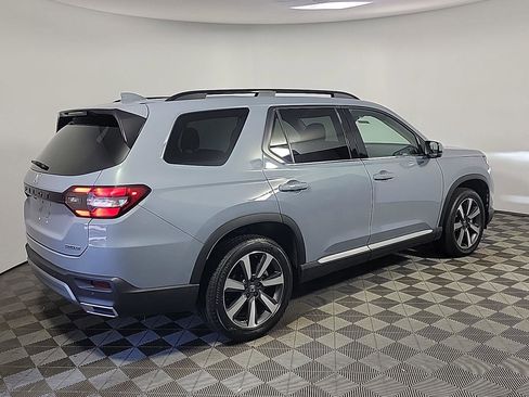 Certified 2023 Honda Pilot Touring image 4
