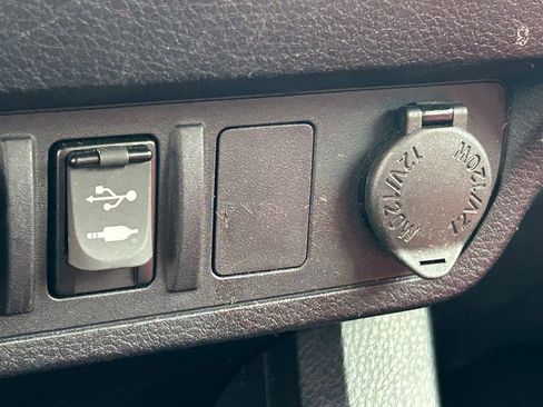 Used 2019 Toyota Tacoma SR5 image 18