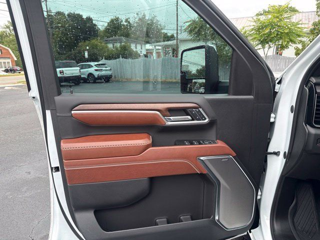 Used 2024 GMC Sierra 2500 Denali Ultimate AWD/4WD image 10