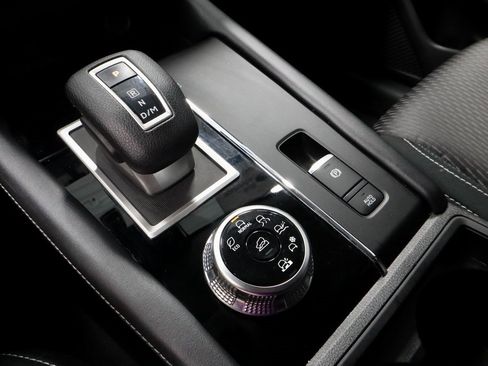 Used 2024 Mitsubishi Outlander ES image 30