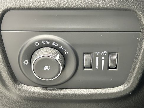 Certified 2023 Jeep Grand Cherokee L Limited w/ Luxury Tech Group II AWD/4WD image 21