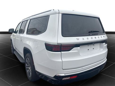 Used 2024 Jeep Wagoneer L Series II w/ Flexible Seating Group image 5