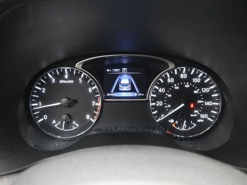 Used 2018 Nissan Pathfinder SL AWD/4WD image 22