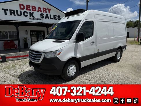 Used 2019 Freightliner Sprinter 144 image 1