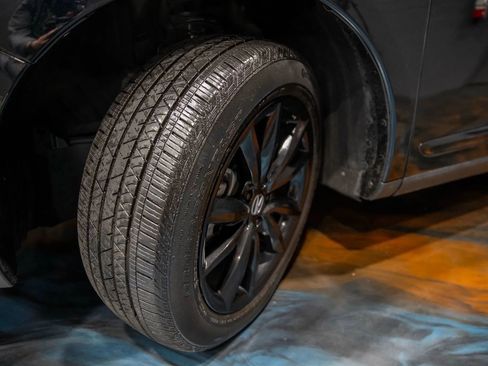 Used 2025 Acura RDX SH-AWD image 4