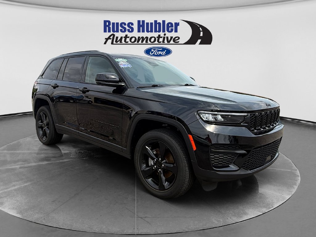 Used 2023 Jeep Grand Cherokee Altitude AWD/4WD image 9