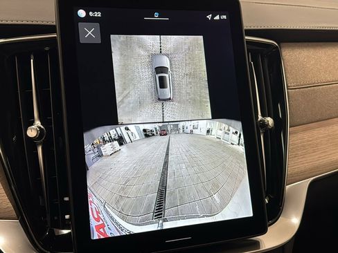 New 2026 Volvo XC90 T8 Plus w/ Protection Package Premier image 18