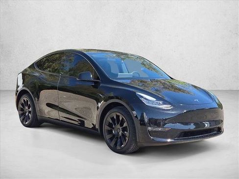 Used 2021 Tesla Model Y Long Range AWD/4WD image 3
