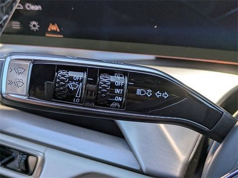 New 2026 Cadillac Vistiq Luxury image 28