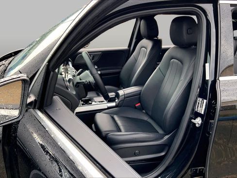 Used 2020 Mercedes-Benz GLB 250 image 8