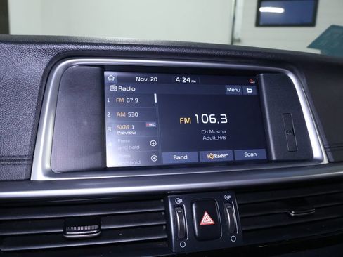 Used 2020 Kia Optima Premium image 27