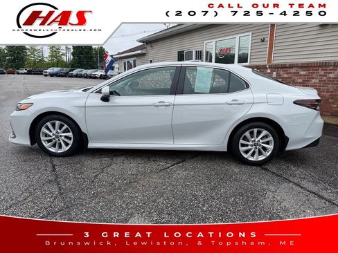 Used 2022 Toyota Camry LE w/ Carpet Mat Package (TMS) FWD image 3