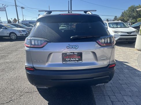 Used 2019 Jeep Cherokee Latitude Plus image 4