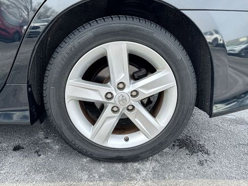 Used 2014 Toyota Camry SE image 24