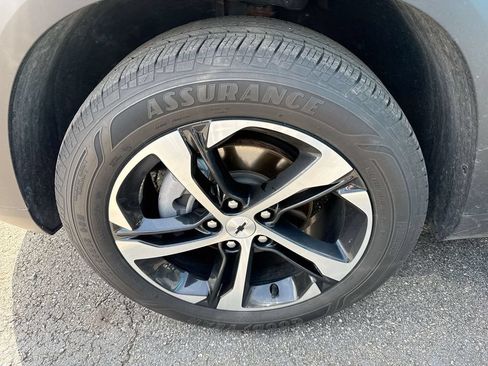 Used 2024 Chevrolet Trax RS w/ Driver Confidence Package FWD image 5