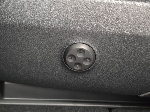 New 2026 Mercedes-Benz GLC 300 4MATIC image 23