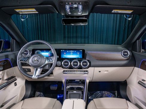 New 2025 Mercedes-Benz GLA 250 image 15