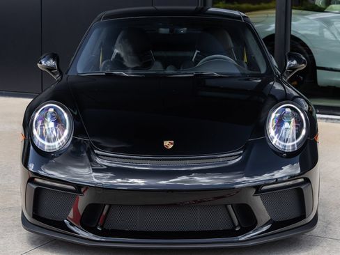 Certified 2018 Porsche 911 GT3 RWD image 8