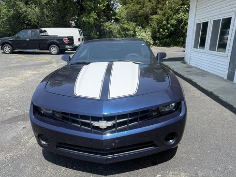 Used 2010 Chevrolet Camaro LS RWD image 2