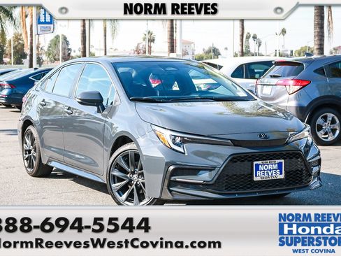 Used 2025 Toyota Corolla SE image 1