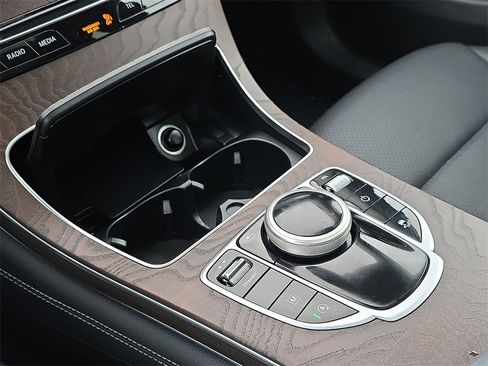 Used 2019 Mercedes-Benz GLC 300 4MATIC image 28