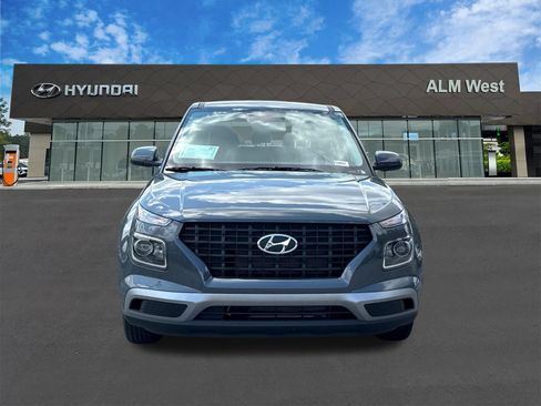 Used 2026 Hyundai Venue SE FWD image 2