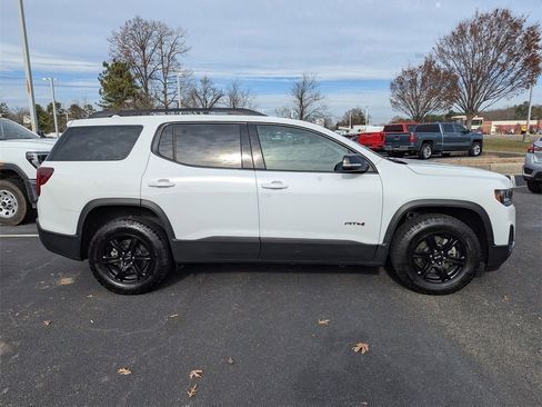 Used 2022 GMC Acadia AT4 w/ Technology Package image 9