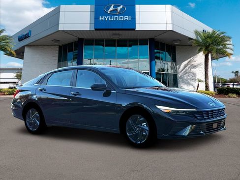 New 2026 Hyundai Elantra SEL Sport Premium FWD image 11