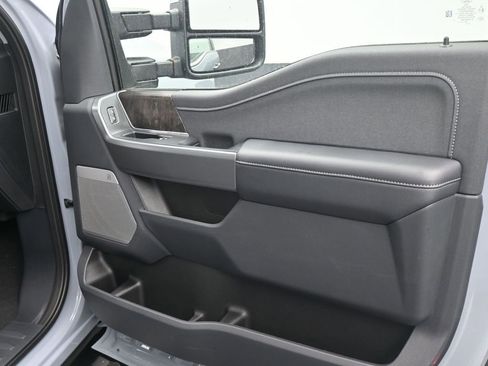 New 2026 Ford F250 Lariat w/ Chrome Package image 6