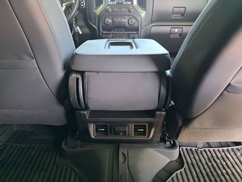 Used 2022 Chevrolet Silverado 2500 LT w/ Z71 Off-Road Package AWD/4WD image 7