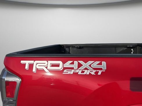 Used 2021 Toyota Tacoma TRD Sport w/ Technology Package image 13