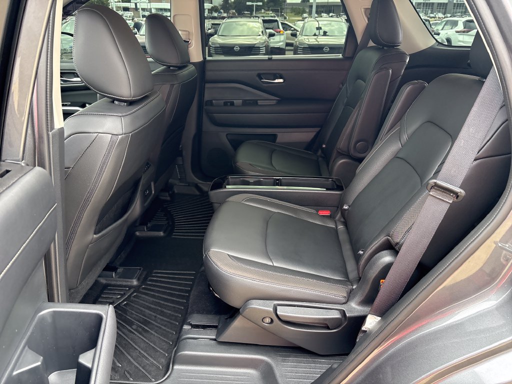 Certified 2024 Nissan Pathfinder SL w/ SL Premium Package FWD image 25