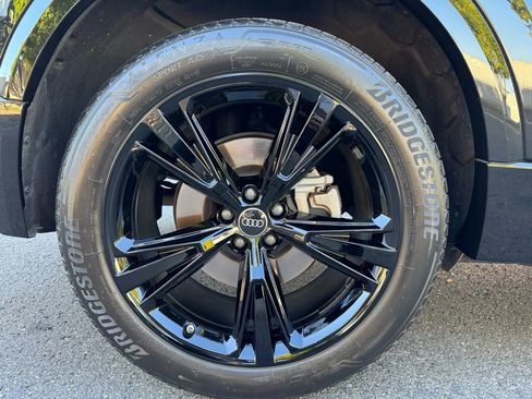 Used 2022 Audi Q8 Premium Plus w/ Premium Plus Package image 18