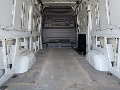 Used 2020 Mercedes-Benz Sprinter 2500 image 5