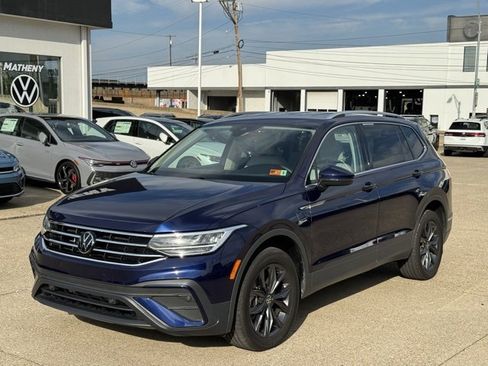 Used 2023 Volkswagen Tiguan SE image 1