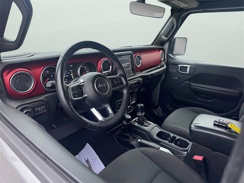 Used 2018 Jeep Wrangler Unlimited Rubicon image 12