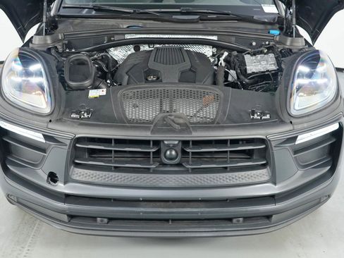 Used 2023 Porsche Macan image 8