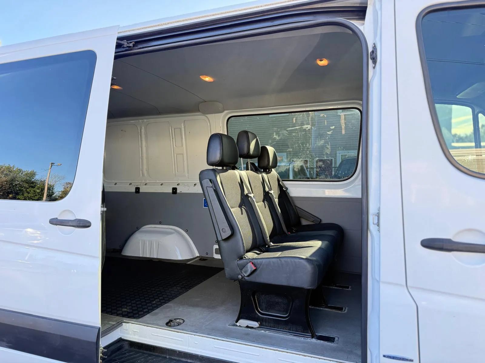 Used 2014 Mercedes-Benz Sprinter 2500 image 11