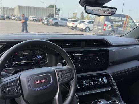Used 2025 GMC Sierra 1500 AT4 w/ AT4 Premium Package AWD/4WD image 5