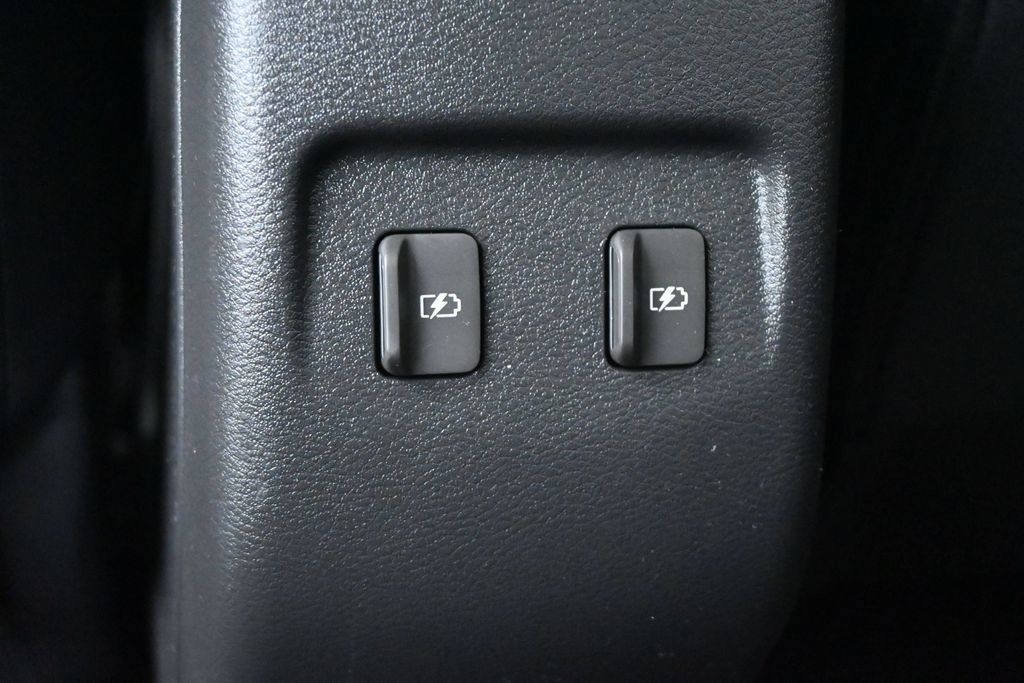 Used 2023 Nissan Kicks SV FWD image 14