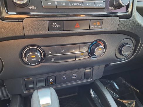 Used 2024 Nissan Frontier S w/ Technology Package RWD image 11