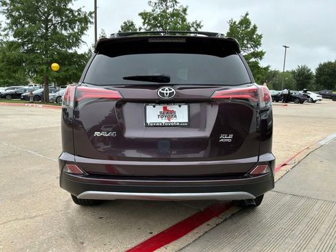 Used 2017 Toyota RAV4 XLE AWD/4WD image 7