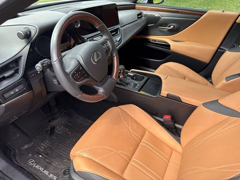 Used 2024 Lexus ES 300h w/ Accessory Package (Z1) FWD image 25