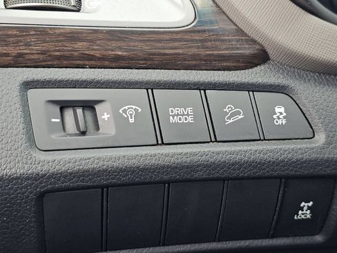 Used 2018 Hyundai Santa Fe Sport AWD/4WD image 9