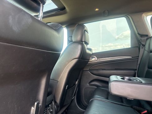 Used 2020 Jeep Grand Cherokee Limited AWD/4WD image 35