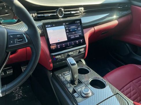 Used 2021 Maserati Quattroporte Trofeo image 30