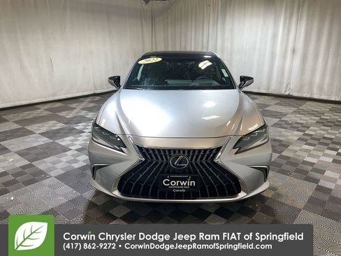 Used 2022 Lexus ES 350 Ultra Luxury image 3